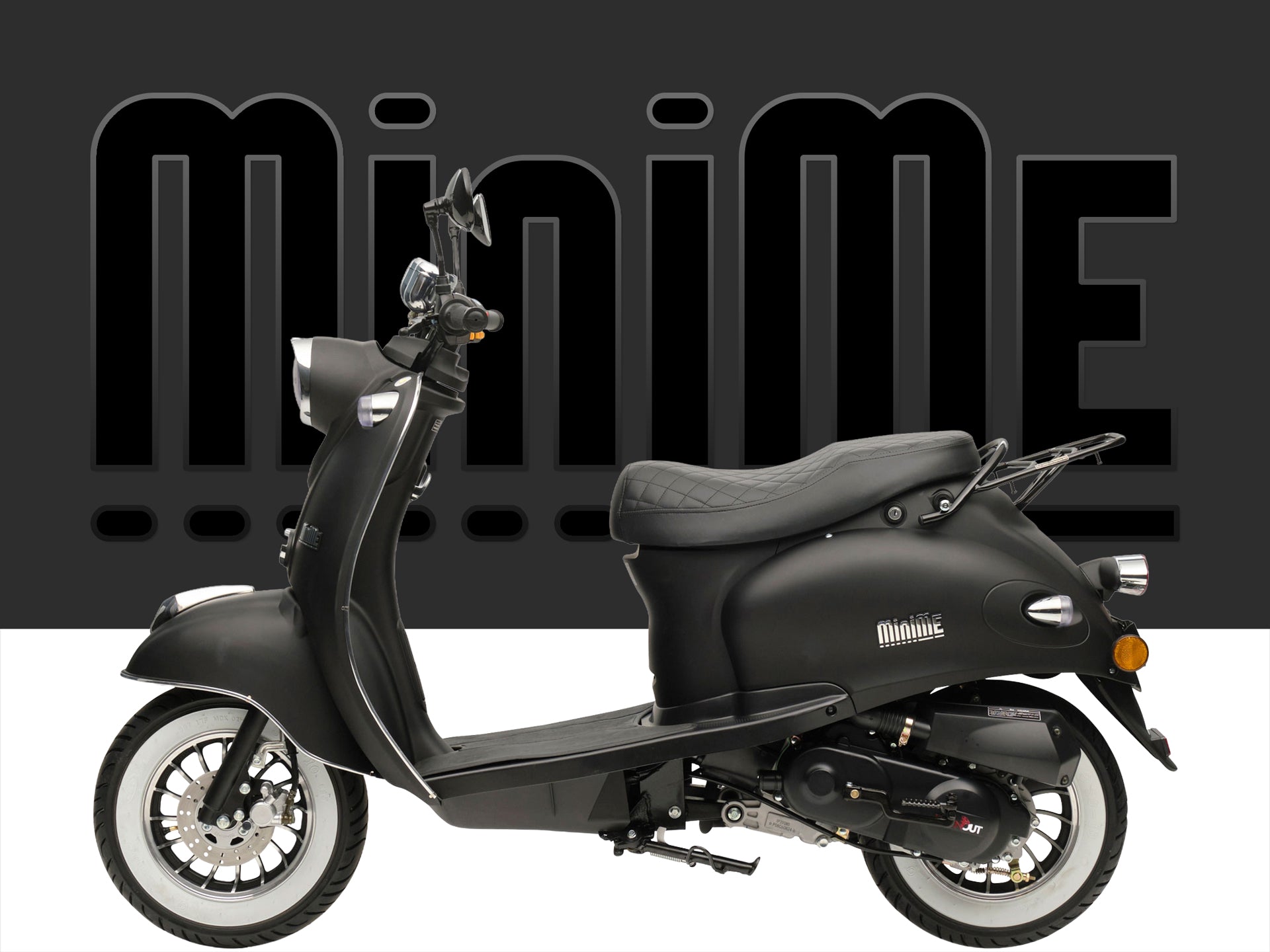 Burnout MiniMe 2.0 — kompakter 50er Einsteiger-Roller in Schwarz.
